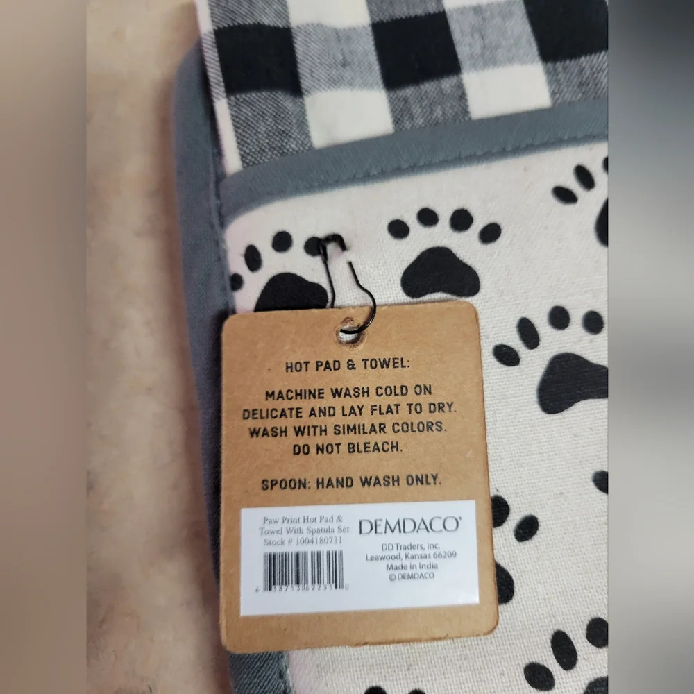 Demdeco Black paw print Hot Pad,tea towel Wooden Utensil